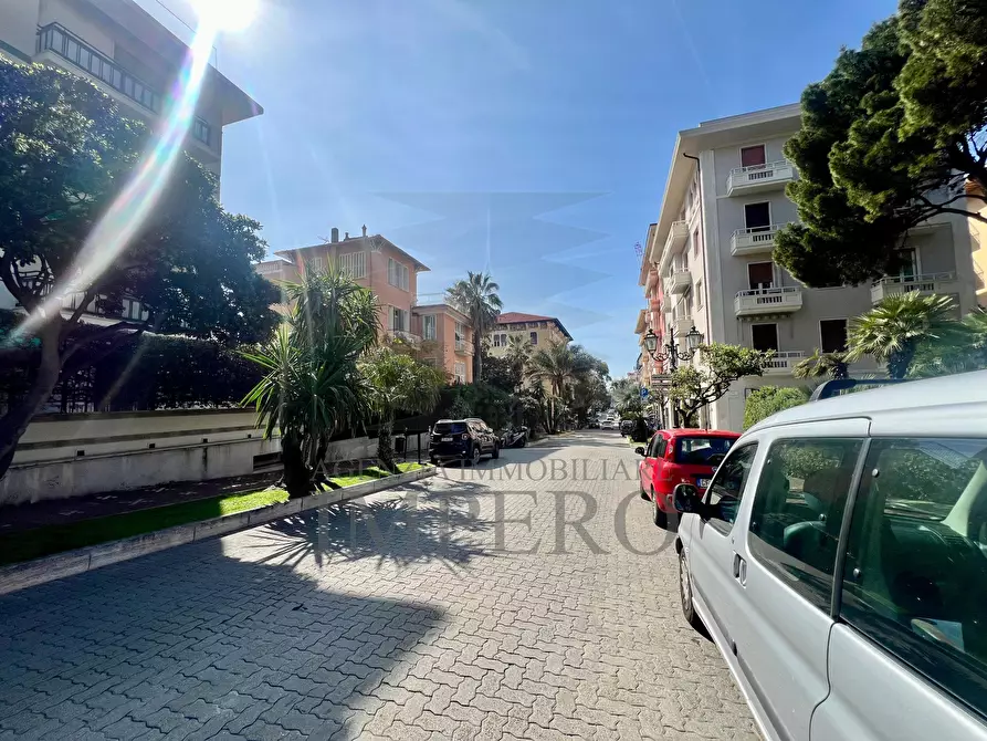 Immagine 31 di Quadrilocale in vendita  in Corso Italia 100 a Bordighera