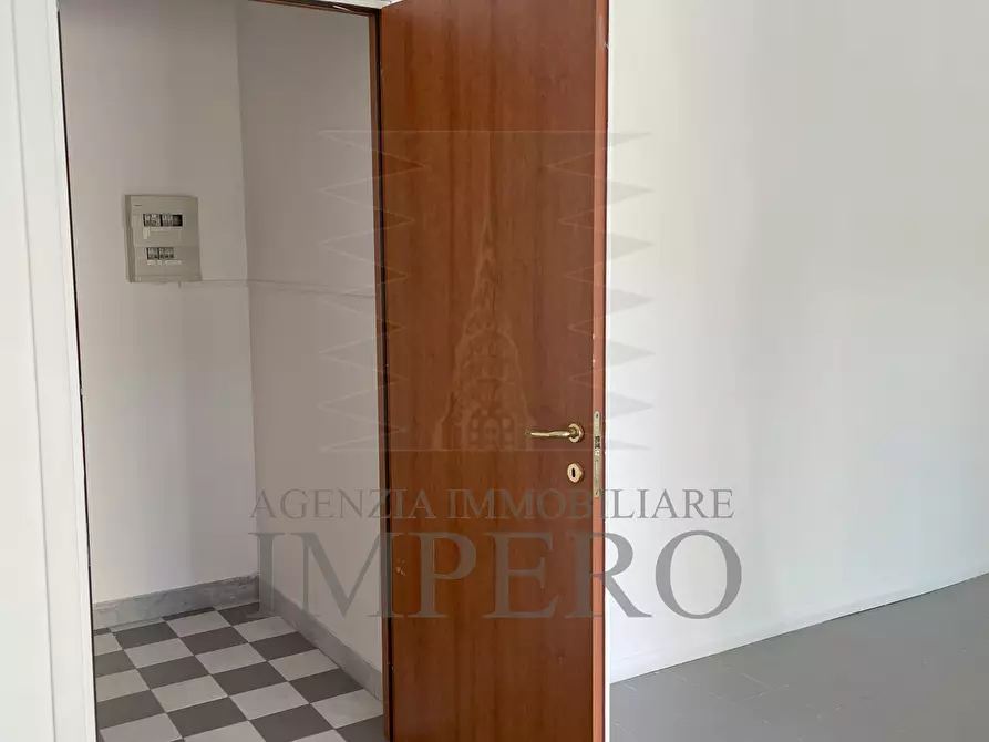 Immagine 7 di Attività commerciale in vendita  in Via Vittorio Emanuele II 93 a Bordighera