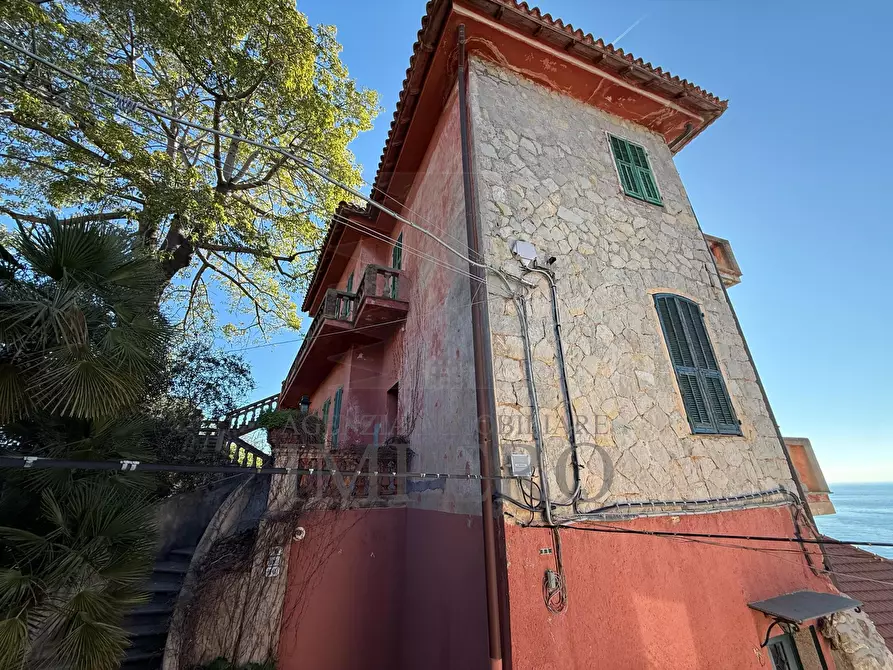 Immagine 10 di Quadrilocale in vendita  in Vico Hanbury 7 a Ventimiglia