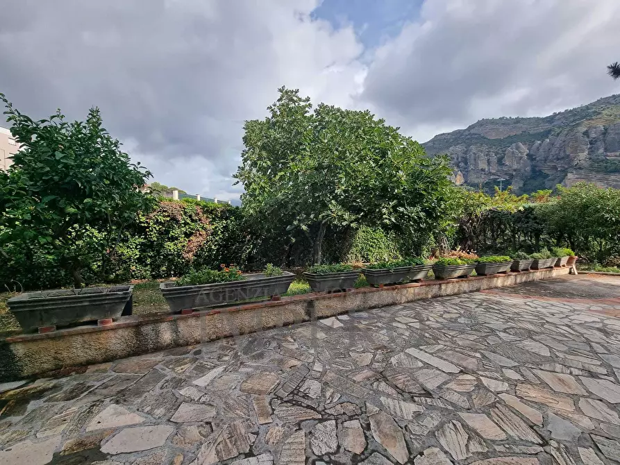 Immagine 16 di Villa in vendita  in Via Gallardi 63 a Ventimiglia