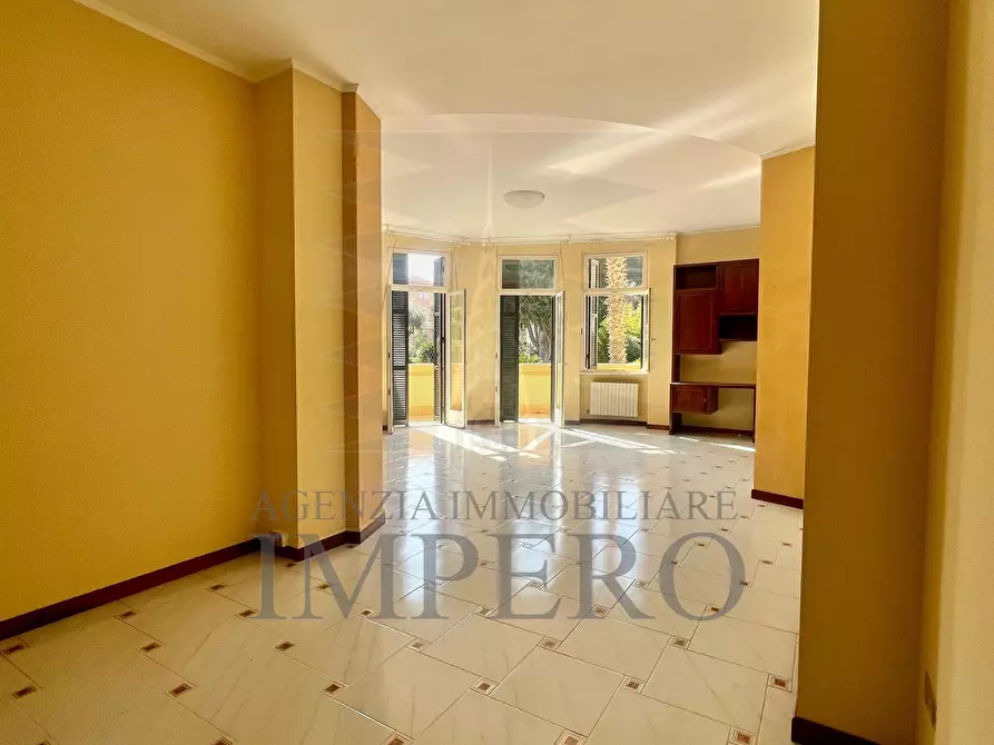 Immagine 33 di Quadrilocale in vendita  in Corso Italia 100 a Bordighera