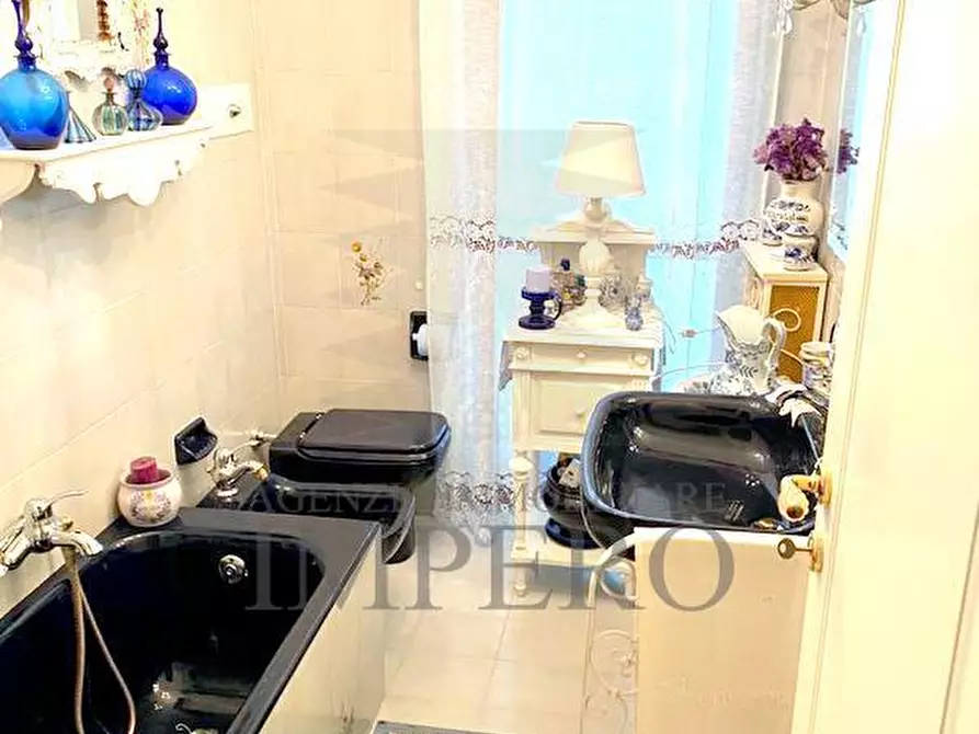 Immagine 5 di Quadrilocale in vendita  in Via Eugenio Montale a Ventimiglia