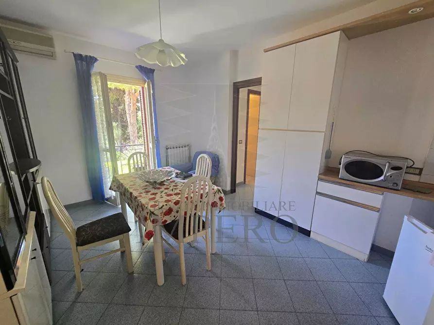 Immagine 11 di Trilocale in vendita  in Via Romana 100 a Bordighera