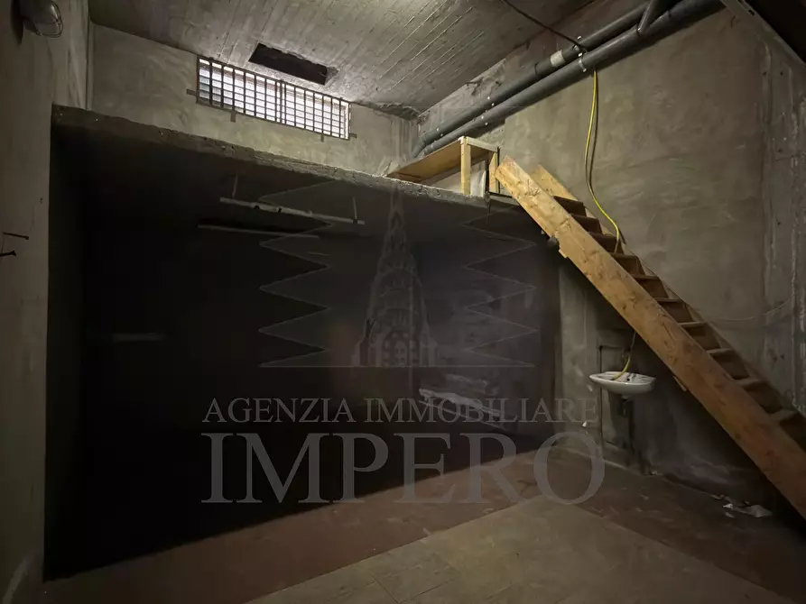 Immagine 2 di Garage in vendita  in Piazzale Sansecondo 3 a Ventimiglia