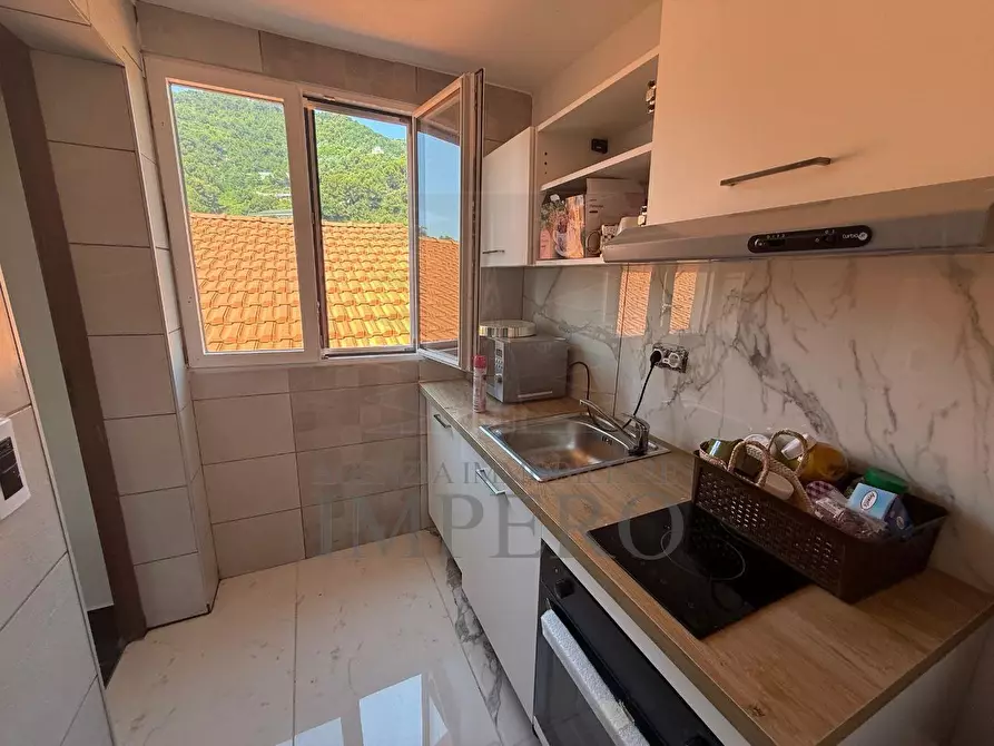 Immagine 6 di Bilocale in vendita  in Via Anacleto Hughes 79 a Ventimiglia