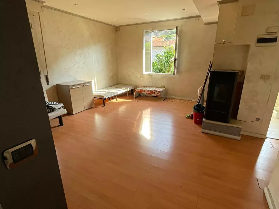 Immagine 2 di Trilocale in vendita  in Via Edmondo de Amicis 16 a Ventimiglia