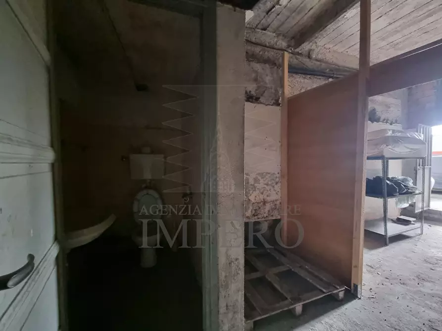 Immagine 9 di Magazzino in vendita  in Via Giovanni Trossarelli 14 a Ventimiglia