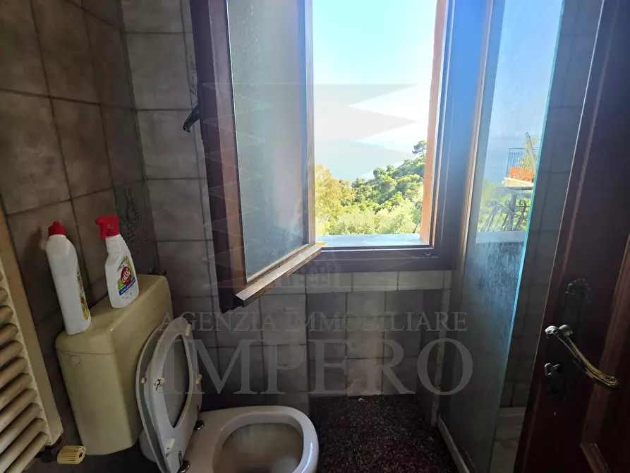 Immagine 11 di Quadrilocale in vendita  in Corso Montecarlo 71 a Ventimiglia
