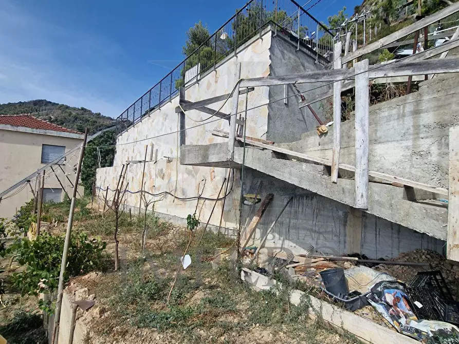 Immagine 2 di Magazzino in vendita  in Via Maule a Ventimiglia