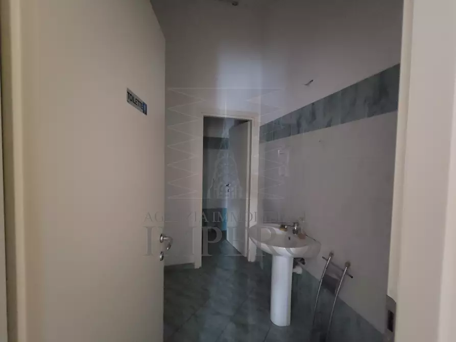Immagine 19 di Loft/Open space in vendita  in Via Cornelio Tacito 12/B12/b a Ventimiglia