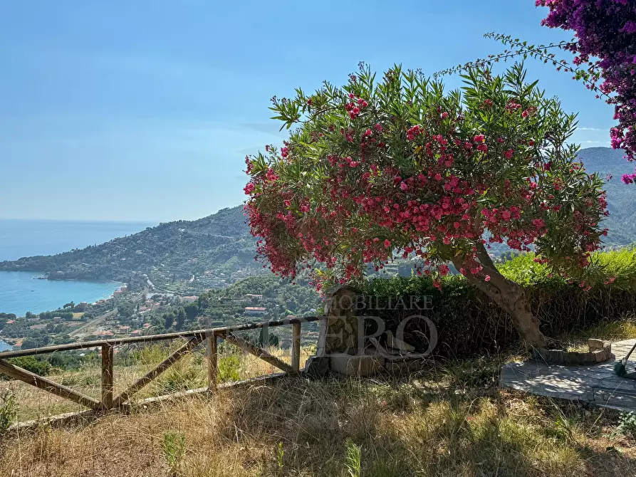 Immagine 14 di Bilocale in vendita  in Via alle Ville a Ventimiglia