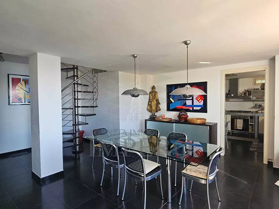 Immagine 5 di Villa in vendita  in Via Woronof a Ventimiglia