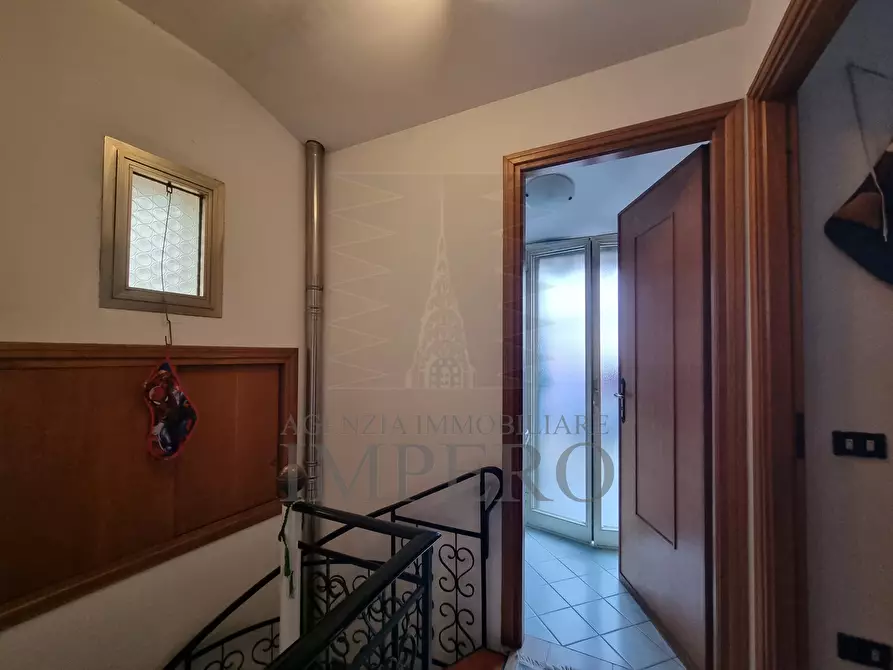 Immagine 9 di Bilocale in vendita  in Piazza Giuseppe Garibaldi 1 a Camporosso