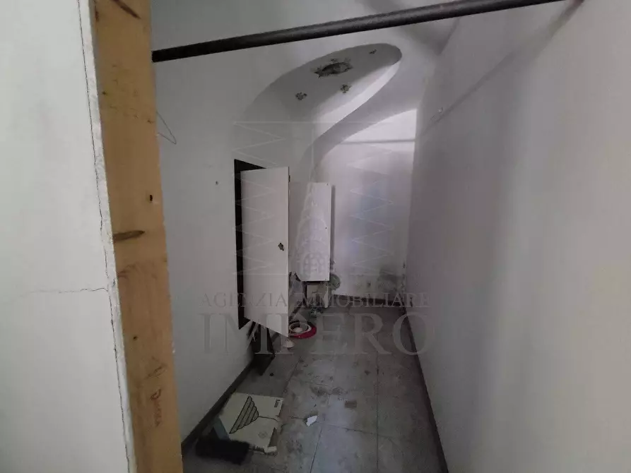 Immagine 32 di Magazzino in vendita  in Strada Statale 1 35 a Camporosso