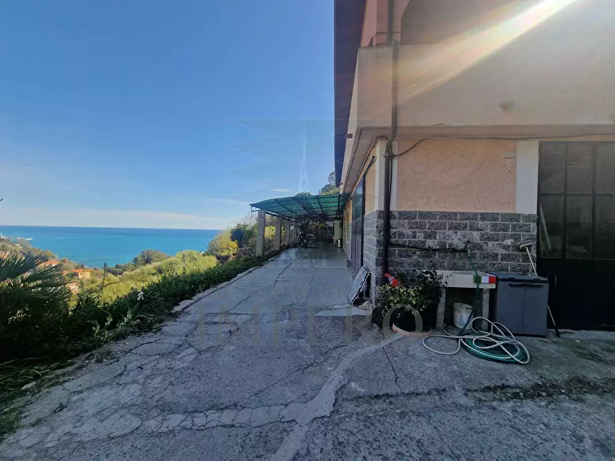 Immagine 1 di Villa in vendita  in Via M.Buonarroti 27 a Ventimiglia
