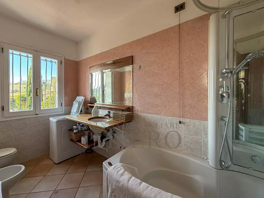 Immagine 13 di Villa in vendita  in Via Alba 45 a Bordighera