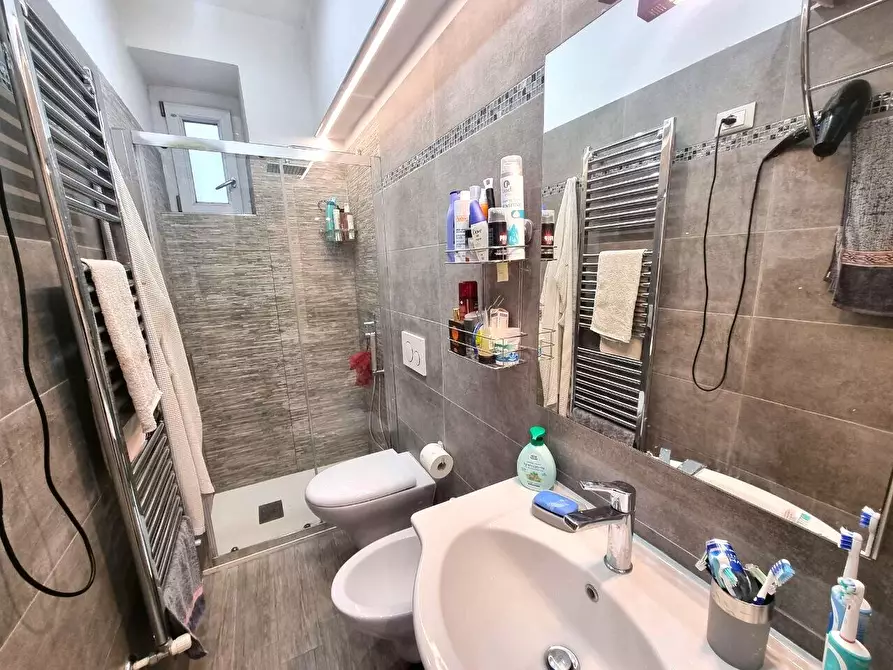 Immagine 19 di Porzione di casa in vendita  in Passeggiata Cavallotti 10 a Ventimiglia