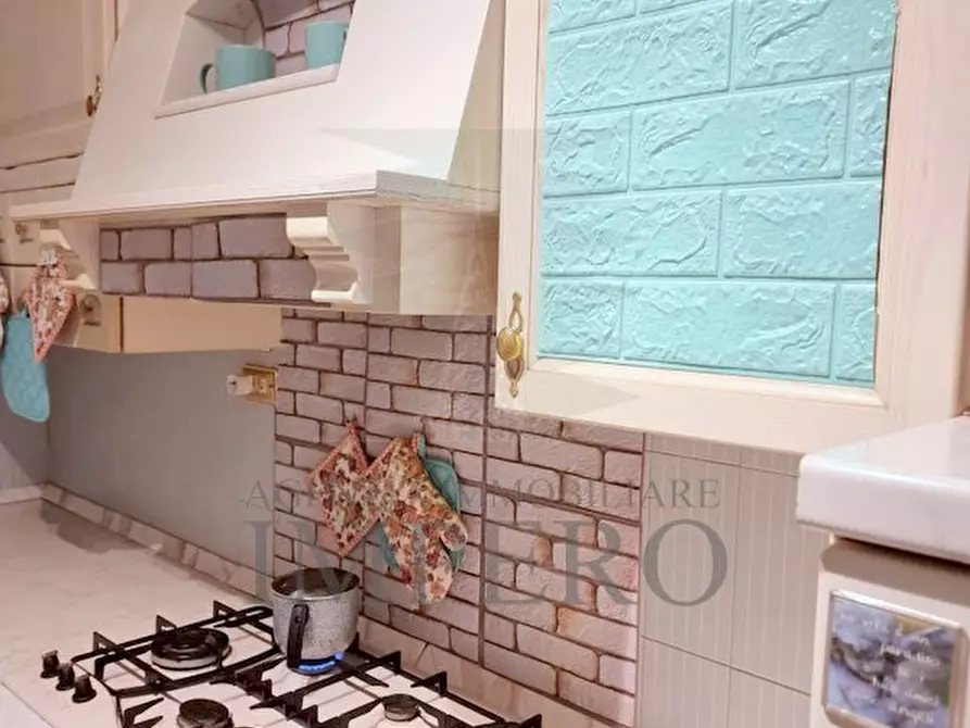 Immagine 11 di Quadrilocale in vendita  in Via San Secondo 13 a Ventimiglia