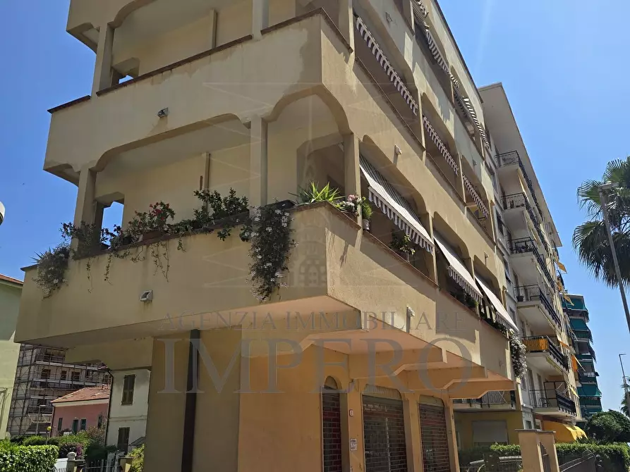 Immagine 16 di Locale commerciale in vendita  in Via Papa Giovanni XXIII 1 a Ventimiglia