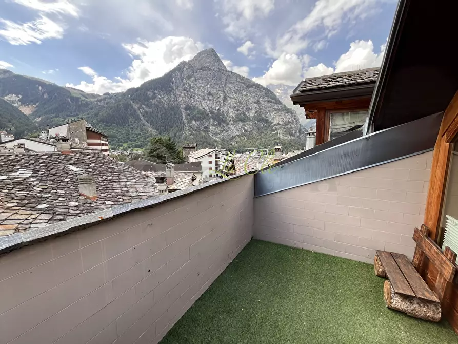Immagine 30 di Trilocale in affitto  a Courmayeur