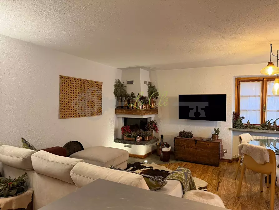 Immagine 11 di Trilocale in vendita  a Courmayeur