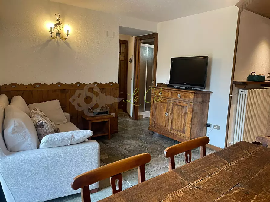 Immagine 5 di Trilocale in affitto  in Via San Giocondo a Courmayeur