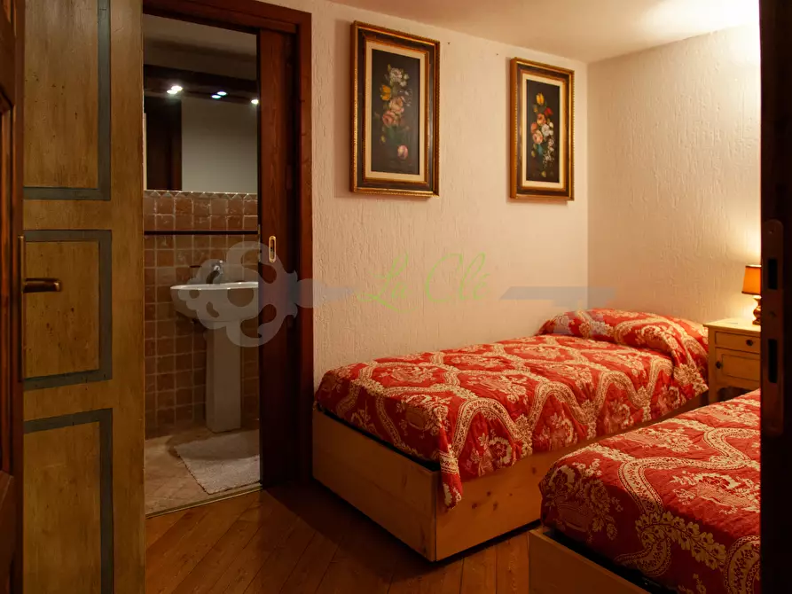 Immagine 9 di Trilocale in affitto  a Courmayeur