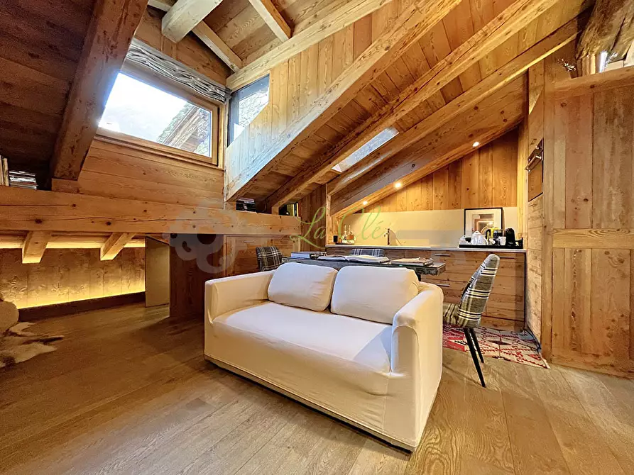 Immagine 4 di Trilocale in vendita  in Via Circonvallazione 11 a Courmayeur