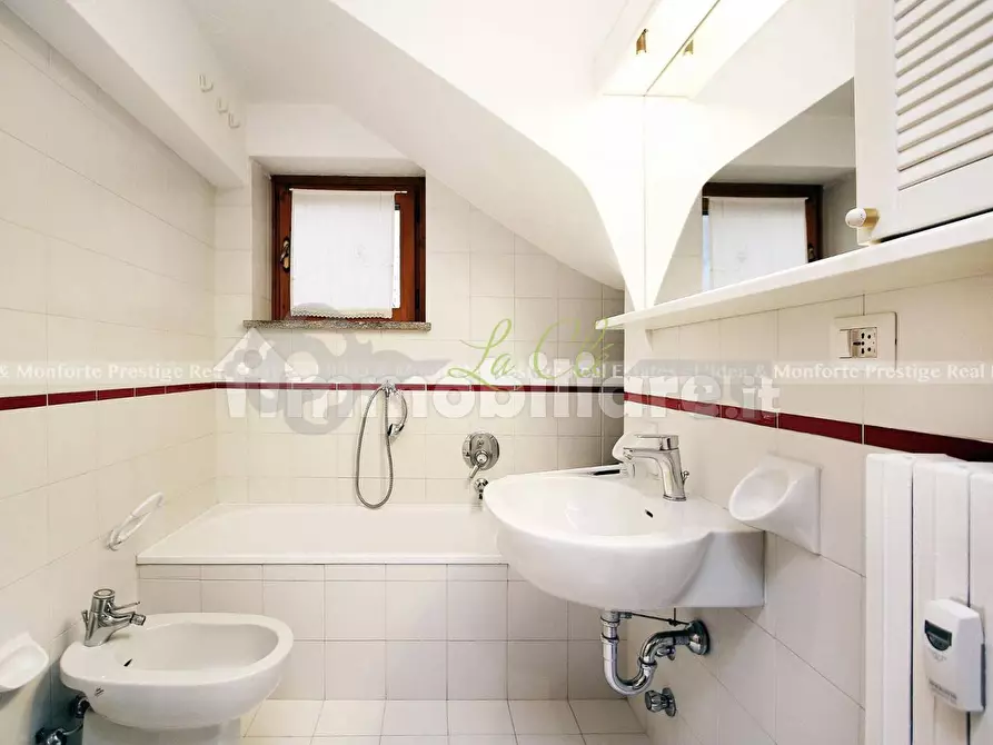 Immagine 28 di Trilocale in vendita  a Courmayeur