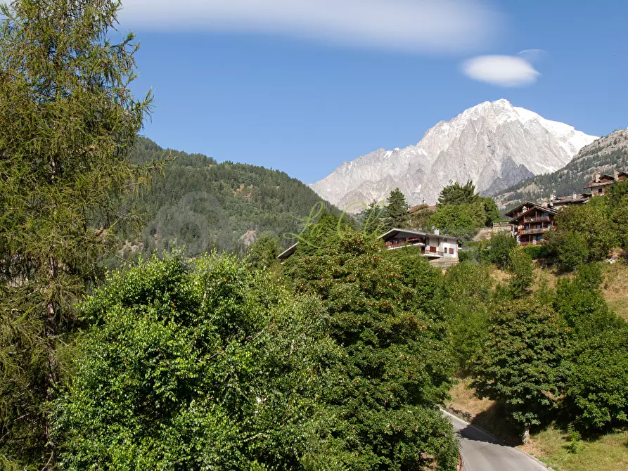 Immagine 27 di Quadrilocale in affitto  in Avenue Dent du Geant 31 a Pre'-Saint-Didier