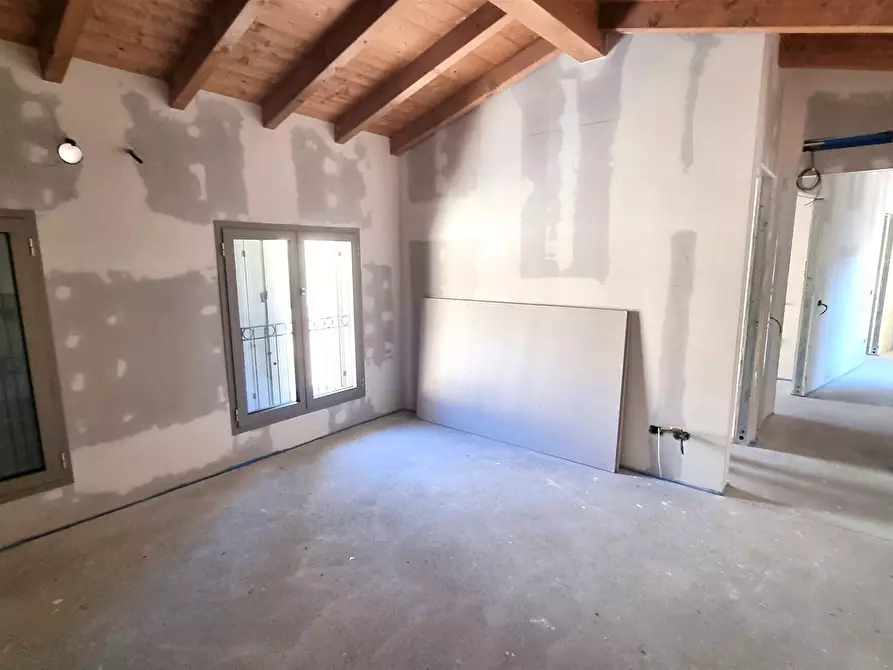 Immagine 11 di Trilocale in vendita  in via mazzini 10 a Langhirano