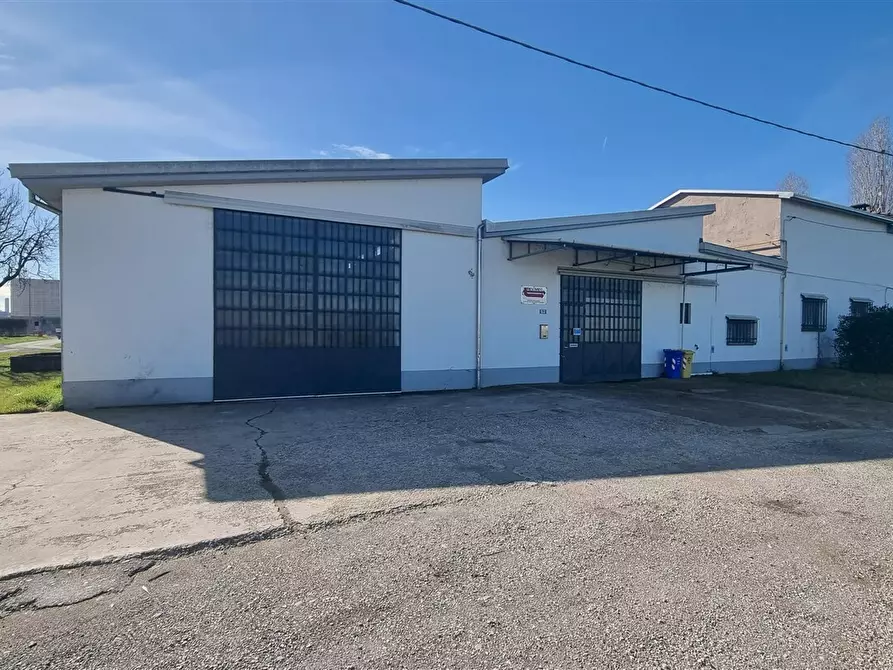 Immagine 1 di Attività artigianale in vendita  in Via Enrico Forlanini a Parma