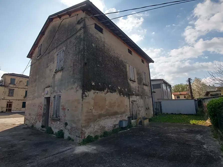 Immagine 21 di Attività artigianale in vendita  a Novellara