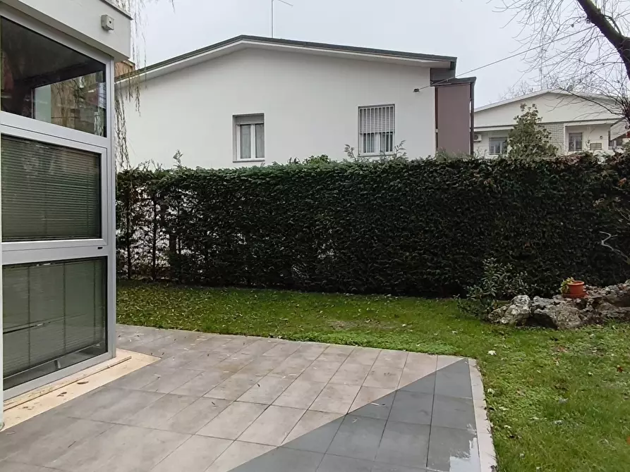 Immagine 21 di Bilocale in affitto  in Via Wiligelmo 85 a Modena