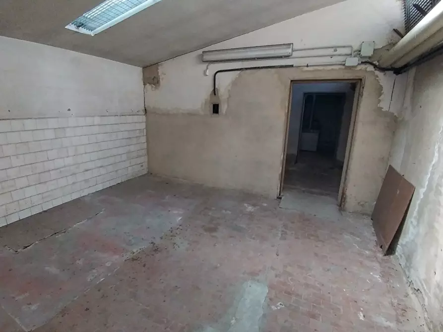 Immagine 12 di Attività artigianale in vendita  in Via del Murazzo 96a a Modena