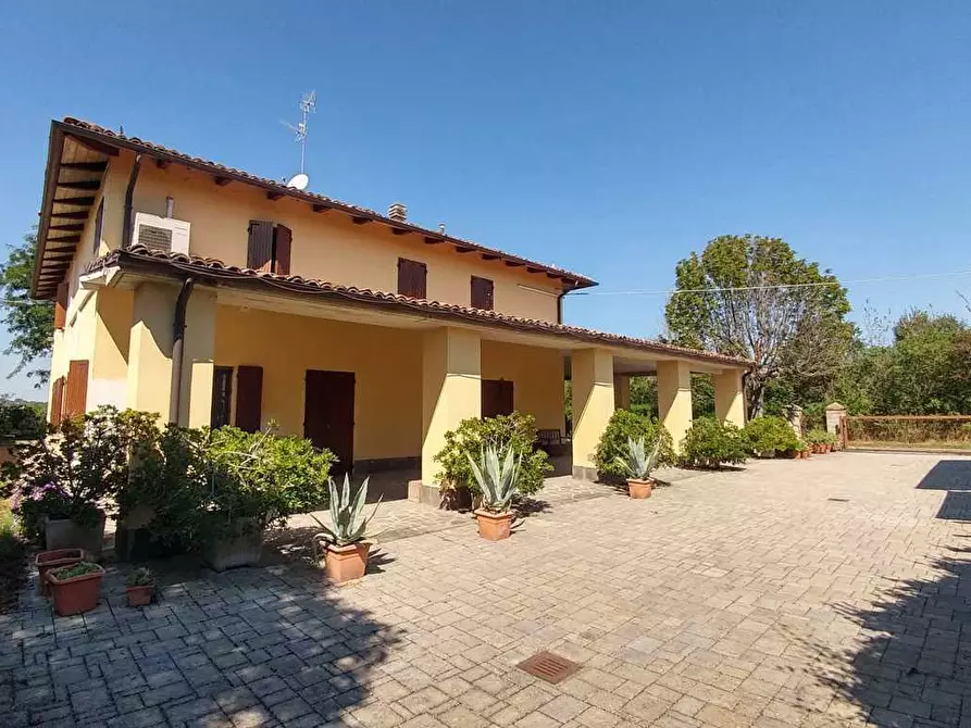 Immagine 2 di Villa in vendita  in Stradello Giovanardi 95 a Modena