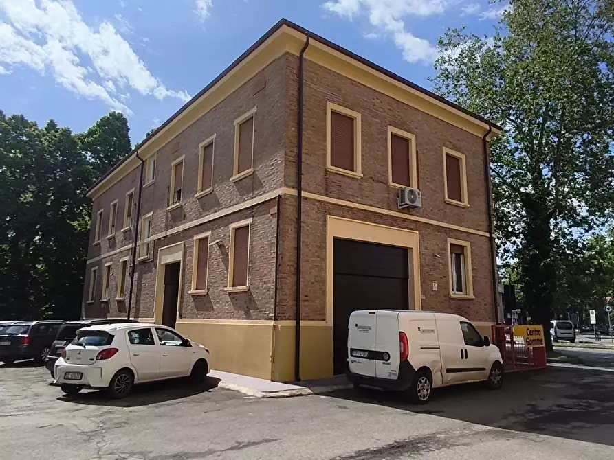 Immagine 24 di Trilocale in vendita  in Viale Raimondo Montecuccoli 4 a Modena