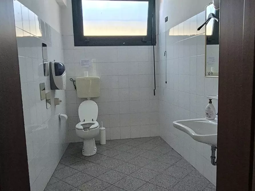 Immagine 7 di Ufficio in vendita  in strada albareto 698 a Modena