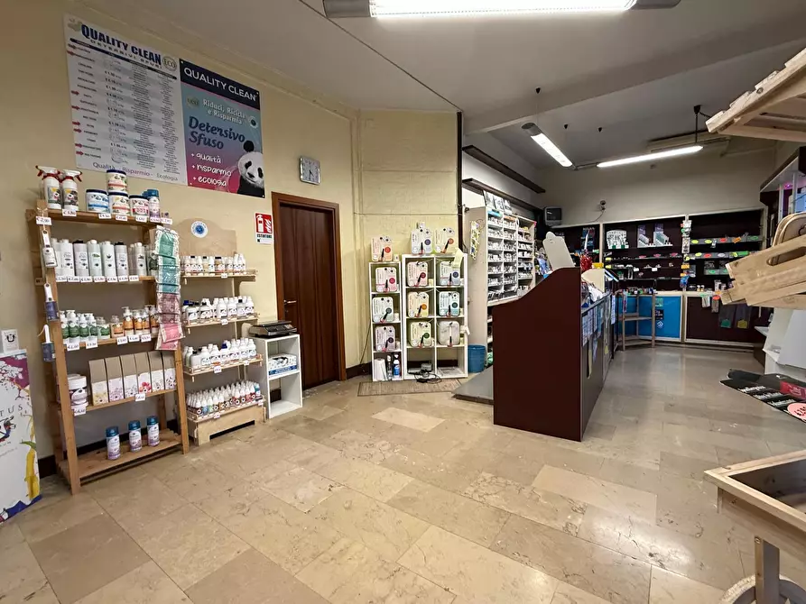 Immagine 1 di Tabaccheria in vendita  a Rovigo