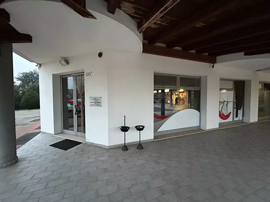 Immagine 1 di Locale commerciale in vendita  a Rovigo