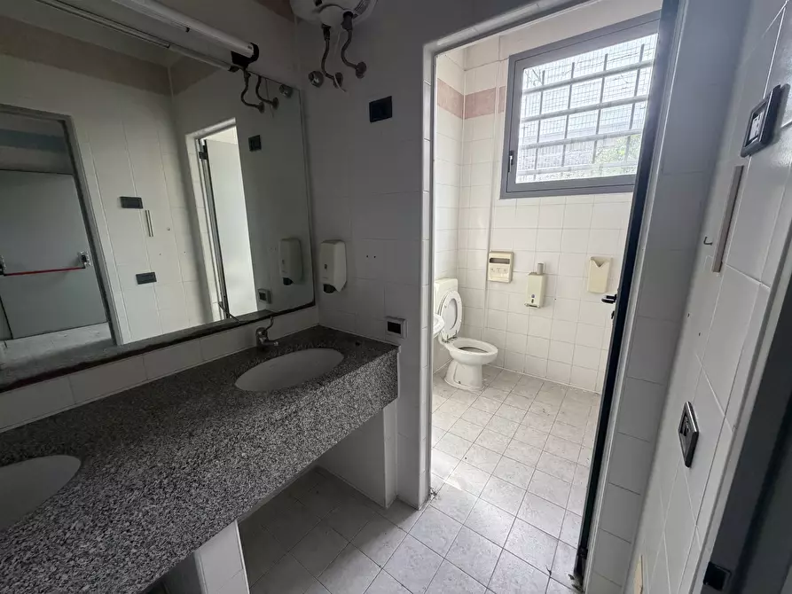 Immagine 12 di Capannone industriale in vendita  in Via Vincenzo Chiarugi 10 a Rovigo