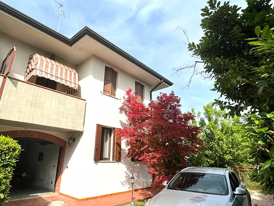 Immagine 1 di Porzione di casa in vendita  a Rovigo