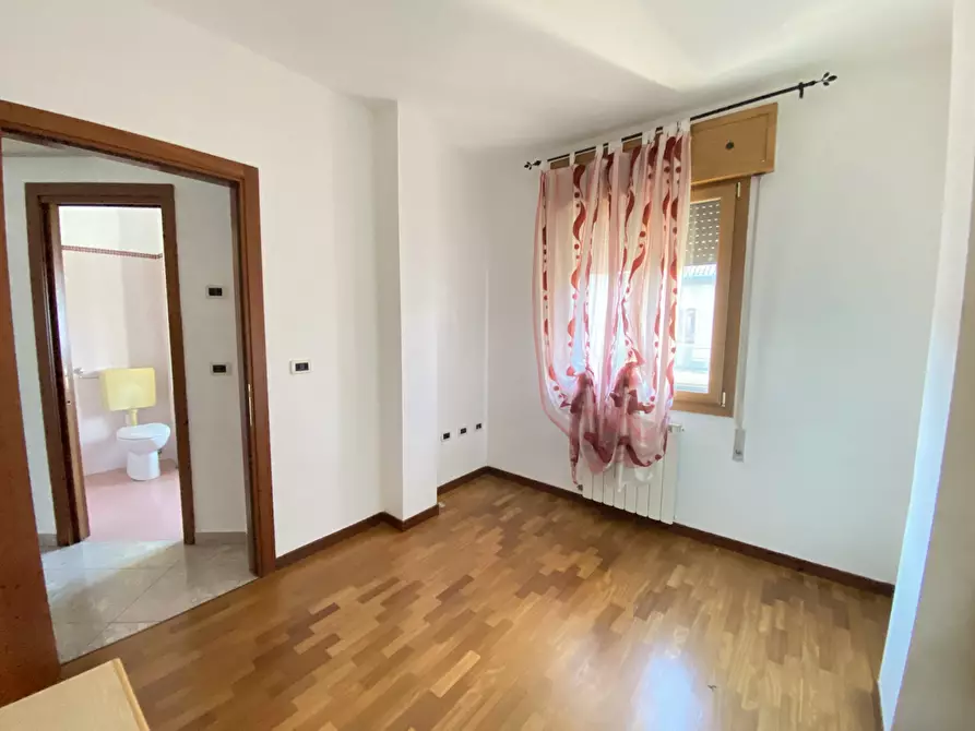 Immagine 4 di Trilocale in vendita  in via zara a Porto Viro