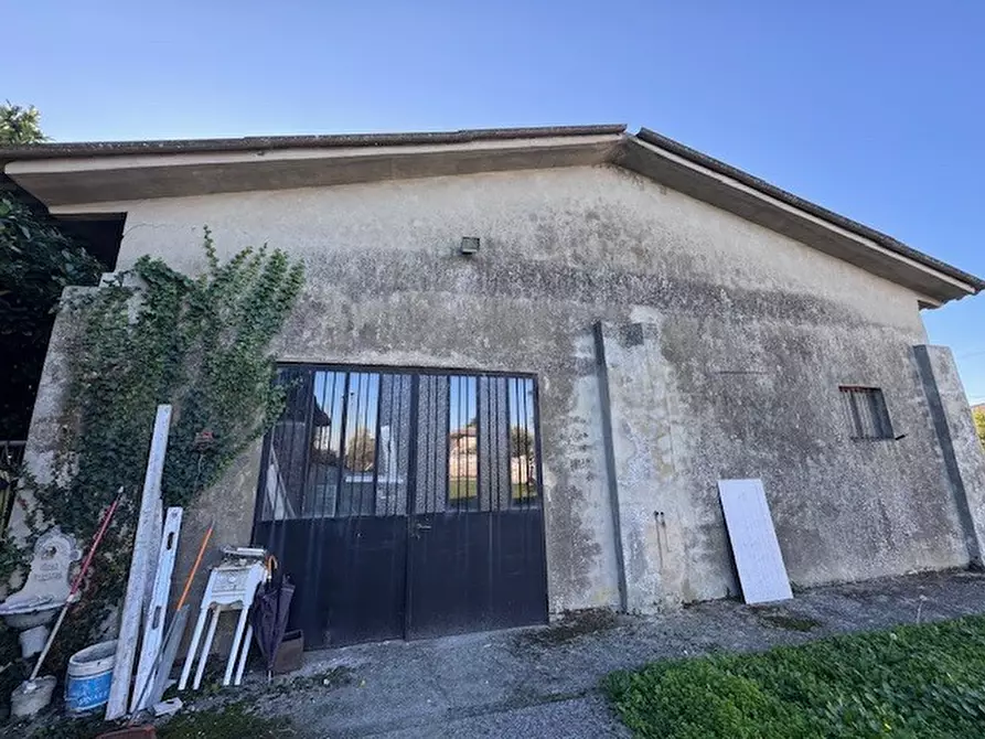 Immagine 8 di Casa bifamiliare in vendita  a Ceregnano