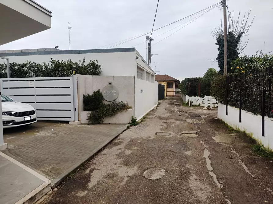 Immagine 3 di Bilocale in vendita  in Corso Alcide de Gasperi 340 a Bari