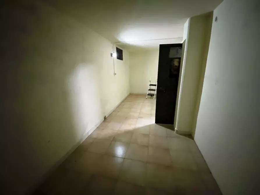 Immagine 3 di Garage in vendita  in Via Giuseppe Parini 20 a Casamassima