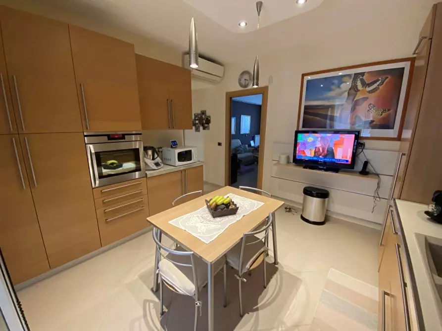 Immagine 4 di Villa in vendita  in Via Conversano 51 a Casamassima