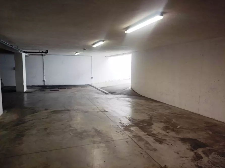 Immagine 8 di Bilocale in vendita  in Corso Alcide de Gasperi 340 a Bari