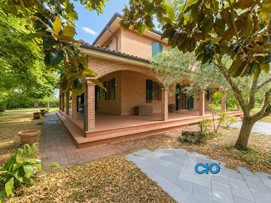 Immagine 1 di Villa in vendita  a Pieve Di Cento