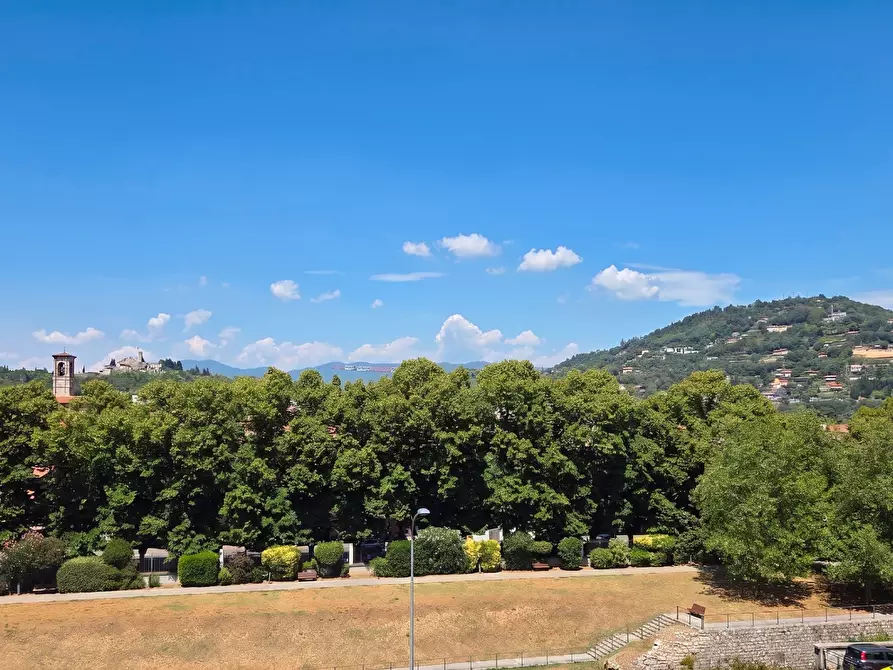 Immagine 9 di Quadrilocale in vendita  in Via XXV Aprile a Brescia